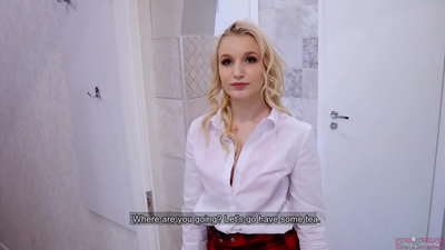 Nwa agbọghọ mahadum na-aghọ enyi ya nwoke na enyi ya | POV na cum n'ime ya ọtụ!