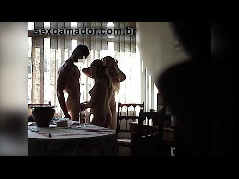 ❤️ Mmekọahụ enyi na-akpọ a ibu nwoke na a threesome na ya ❤️ Anal video