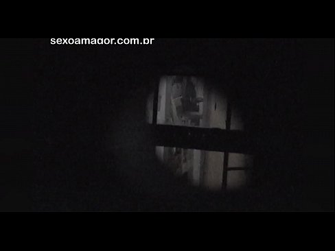 ❤️ Ndị njem agbataobi zoro n'azụ brik nwere oghere na-ese vidiyo na nzuzo na Blondie ❤️ Anal video
